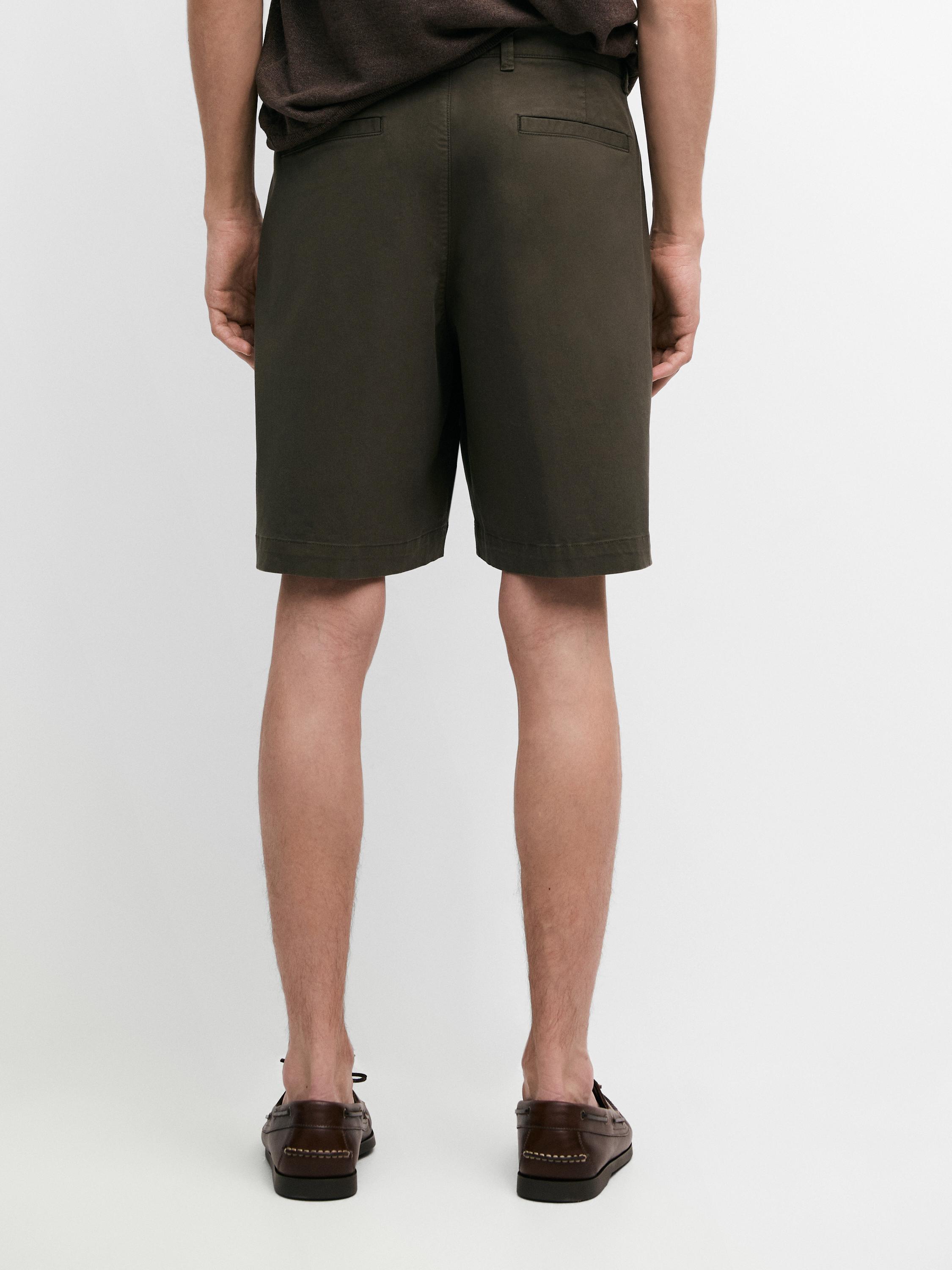 Cotton blend Bermuda shorts with pocket